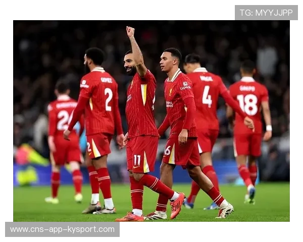 利物浦前场连续压迫,萨拉赫顶在前点暴力破门 利物浦前场连续压迫,萨拉赫顶在前点暴力破门