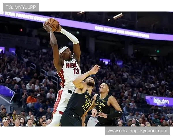 热火内线协作拿下攻防两端关键球